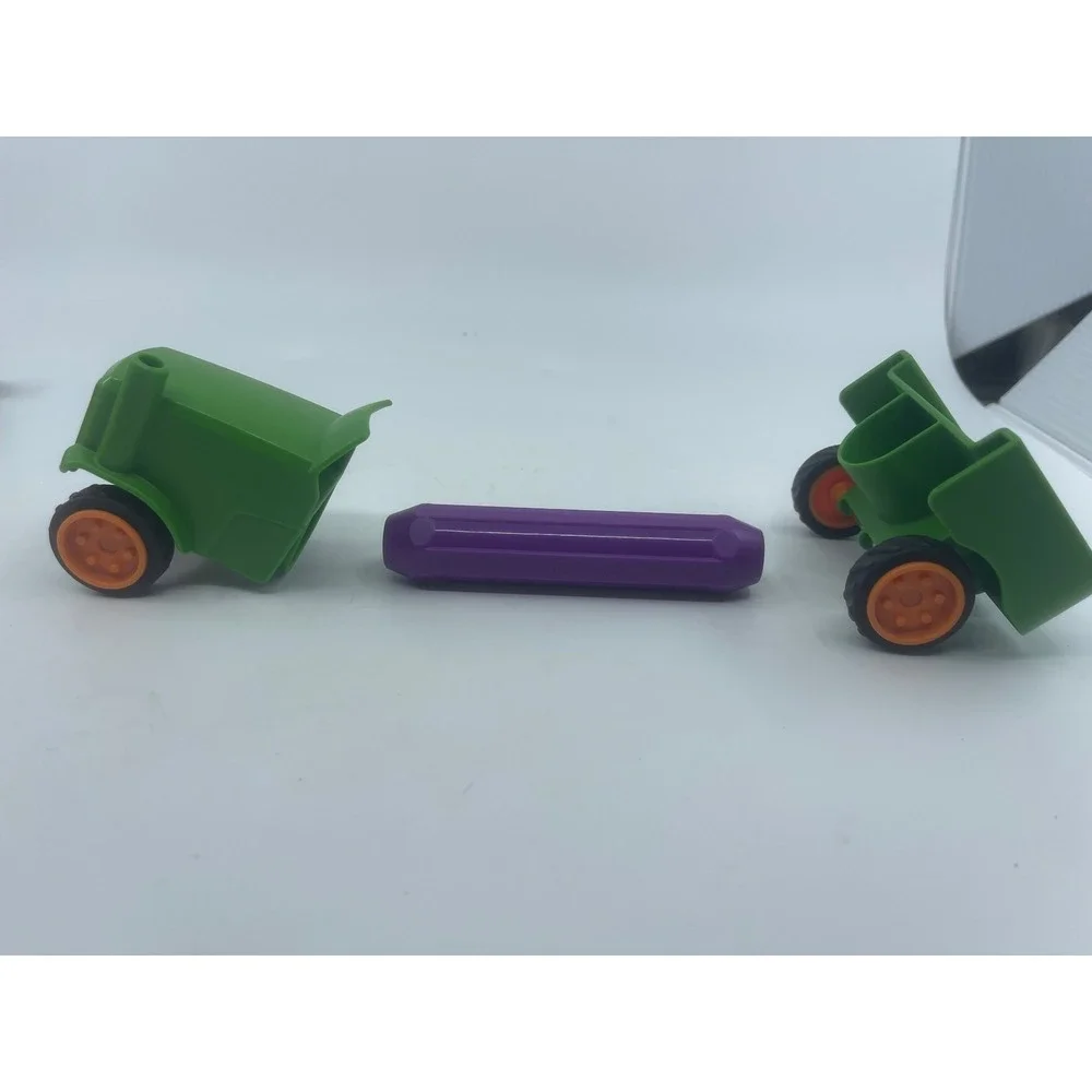 SmartMax My First Farm Tractor Magnetic Building Set Green Horses Fences Farmer